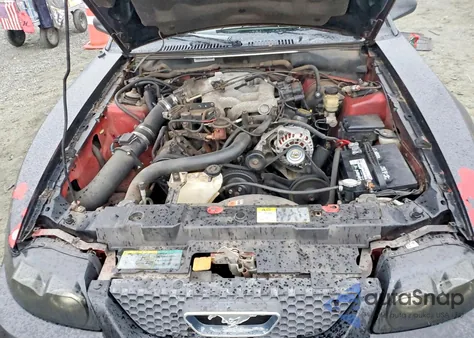 2004 Ford Mustang z USA, uszkodzony, nr VIN 1FAFP40674F219659